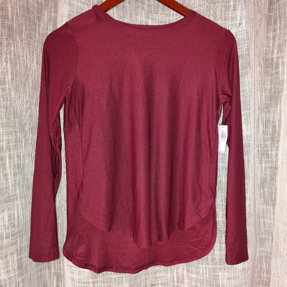 🏃‍♀️Old Navy Active Cloud 94 Soft Long Sleeve Hi-low Lightweight Top Wine Color